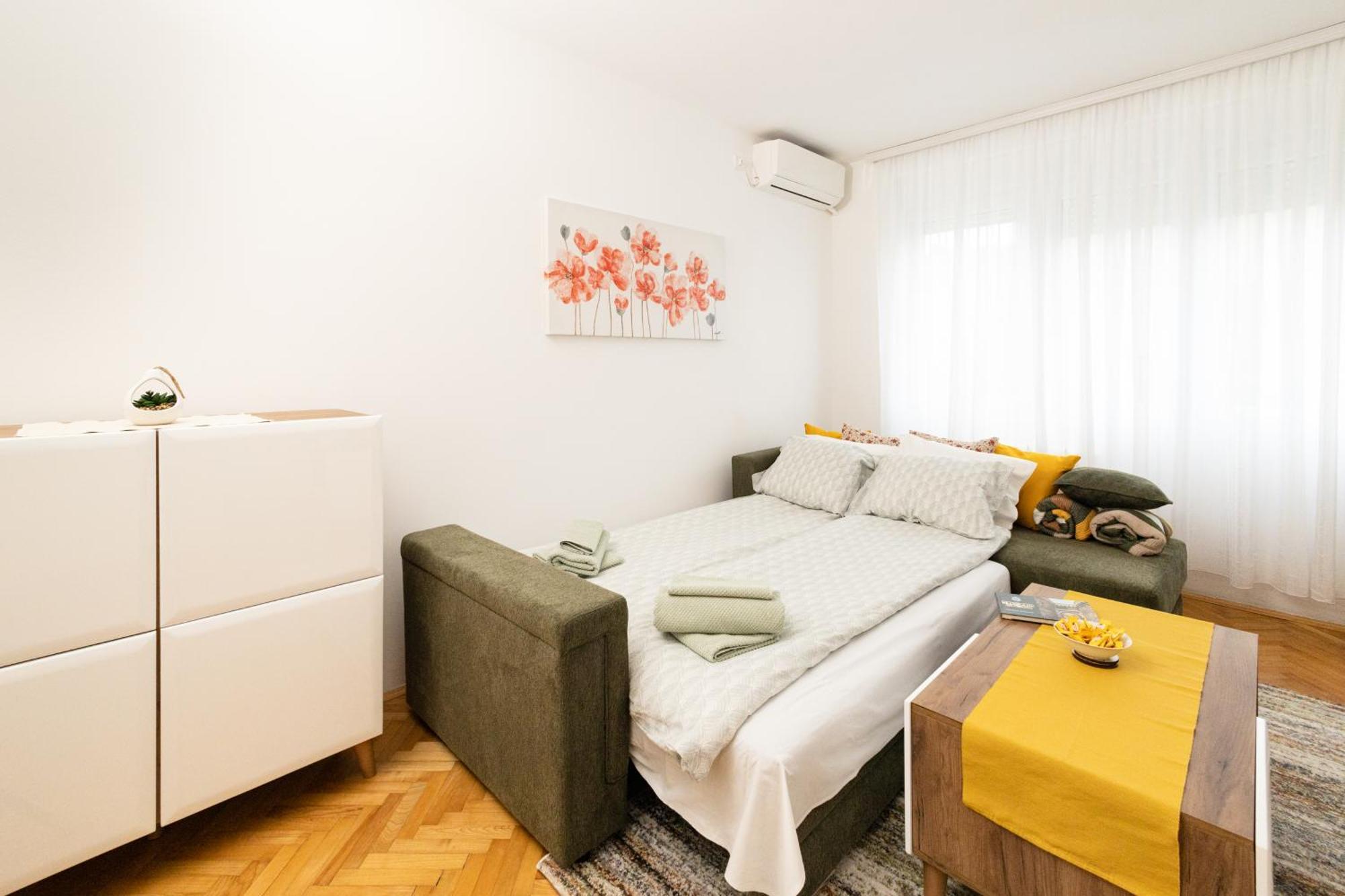 Apartment House *